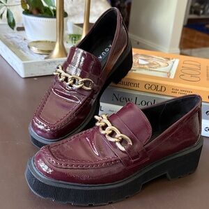 Aqua Maroon Loafers with Gold Chain